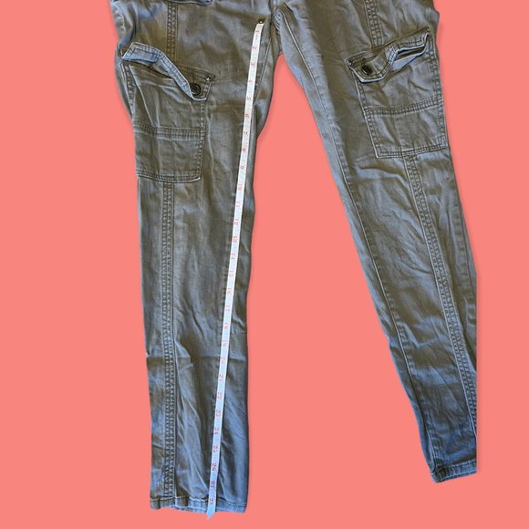⭐️ Hot Kiss Cargo Pants ⭐️ - Picture 6 of 7